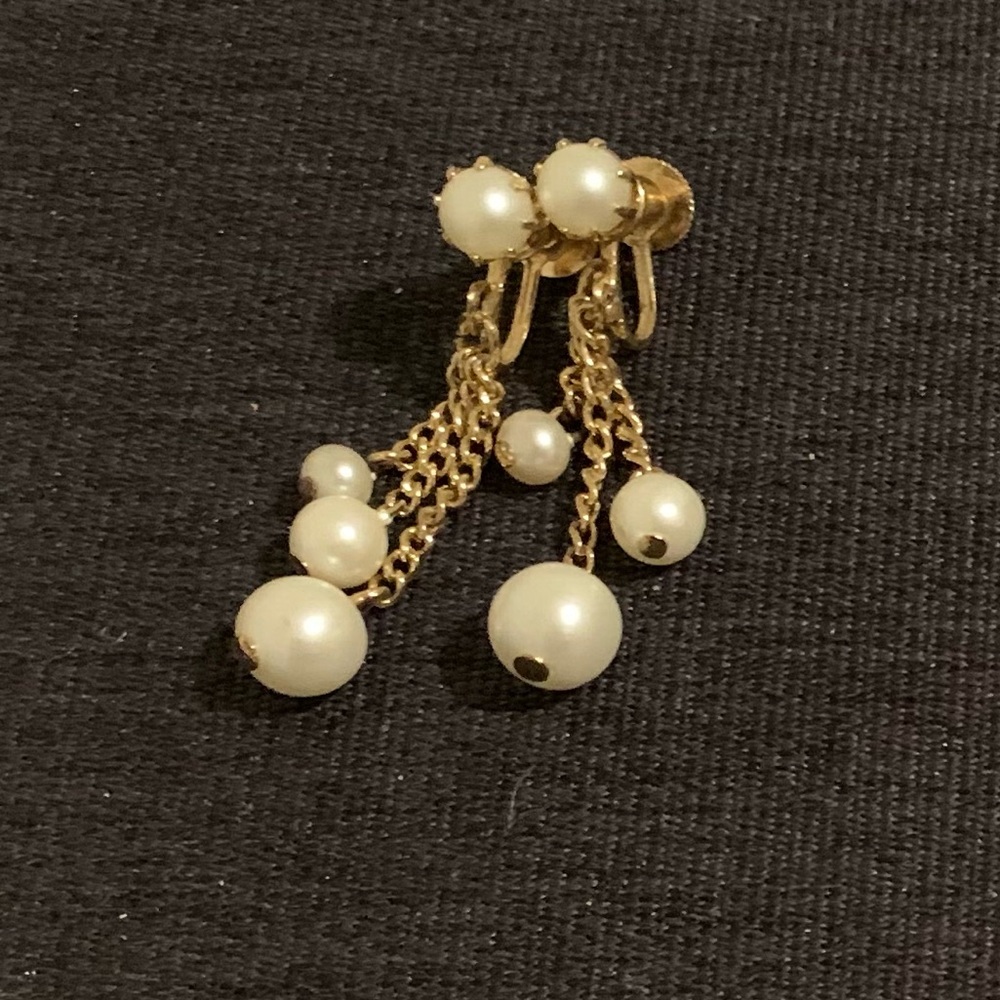 Vintage Signed Coro Faux Pearl Pendant Tassel Screw Back Earring, New Condition